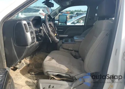 2018 Chevrolet Silverado K1500 Lt z USA, uszkodzony, nr VIN 1GCUKREC1JF235489